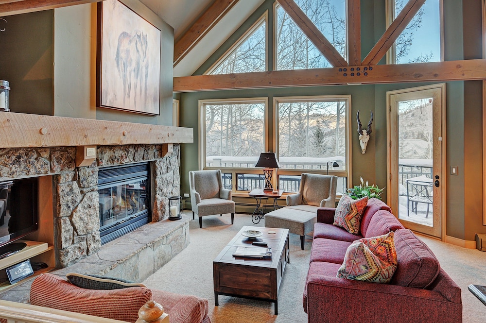 Townhome, 3 Bedrooms (plus Den)
