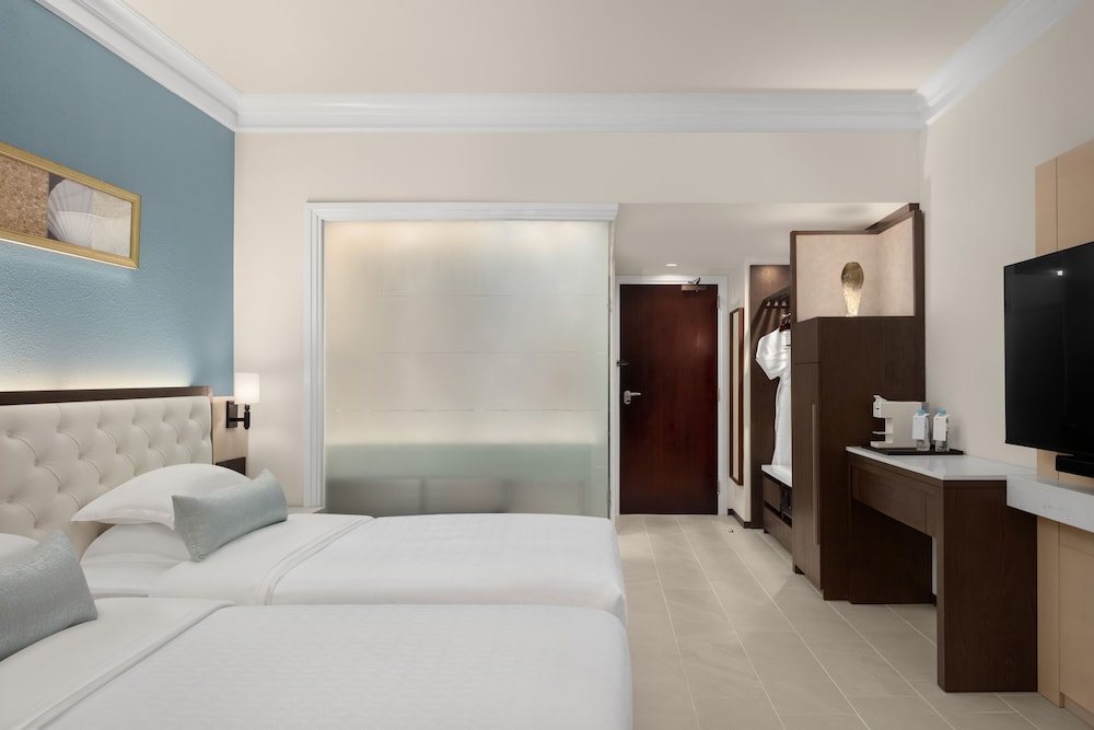 Laguna Club (Club Lounge Access) - Photo 4