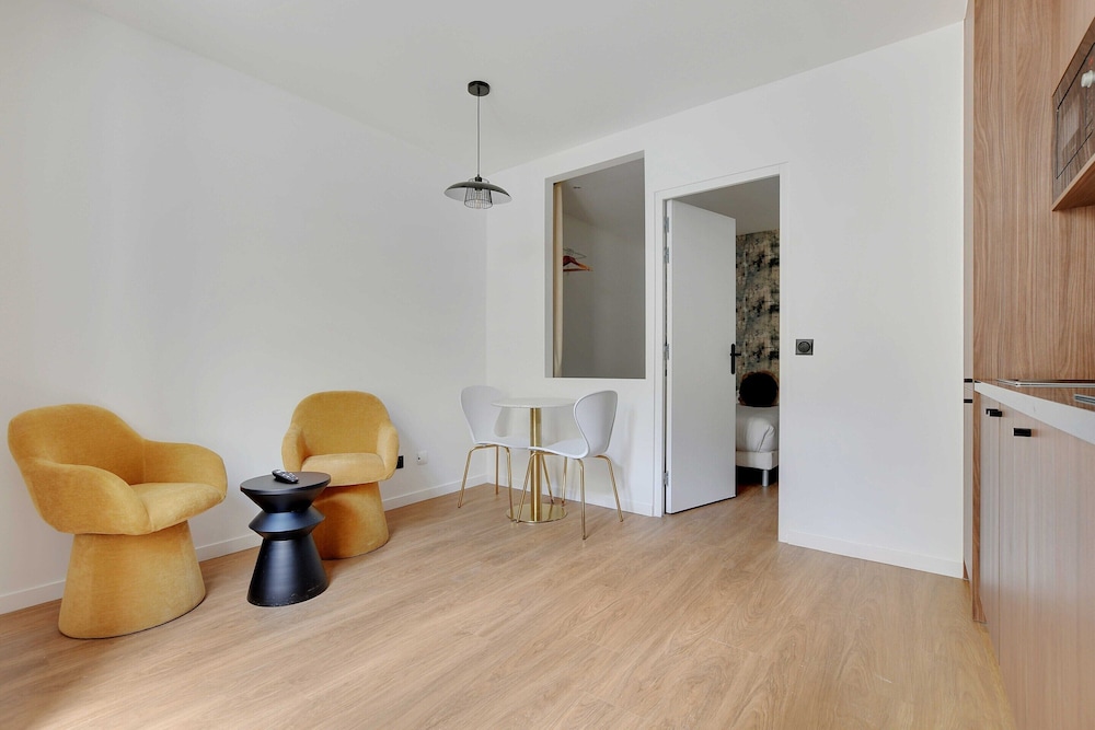 Apartment photo 1