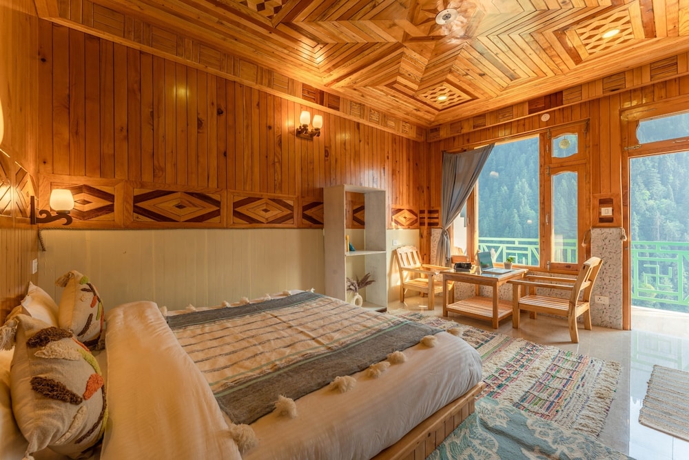 Deluxe Double Room with Balcony photo 1