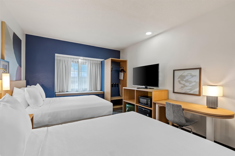 Room, 2 Queen Beds photo 3