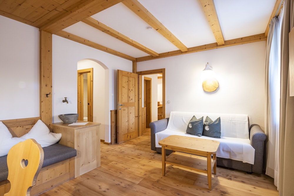 Superior Triple Room (Balcony) photo 2