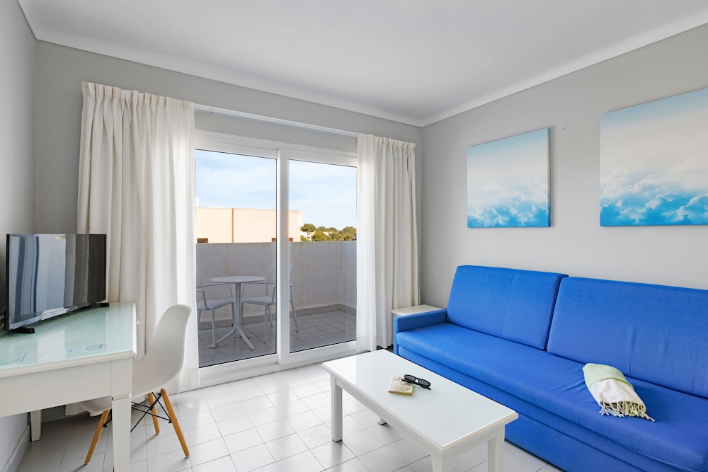 Estudio con un dormitorio y balcón (1 adulto + 2 niños)