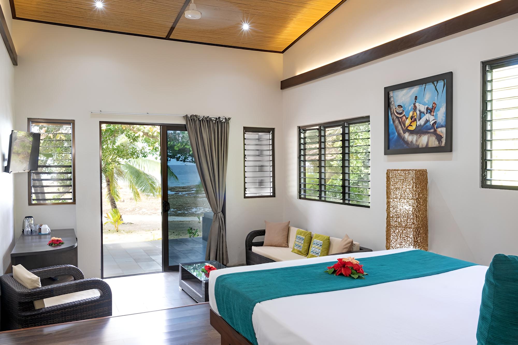 Beachfront Villa photo 1