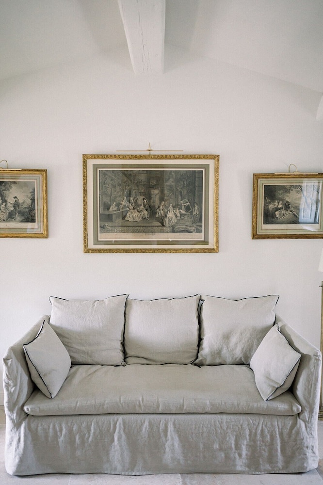Deluxe Suite photo 2
