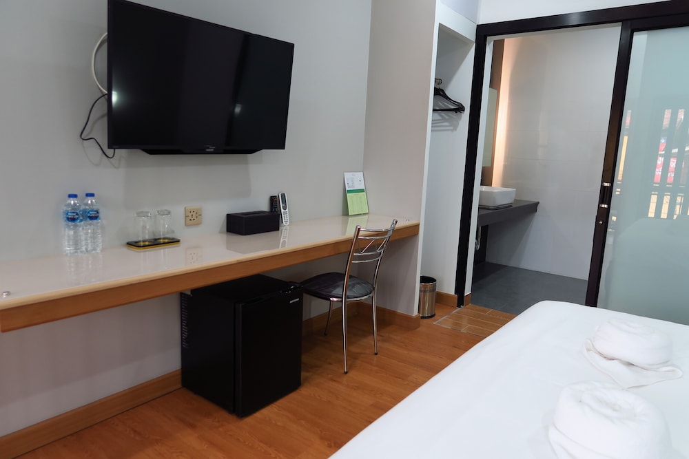Standard Double Room - Photo 12