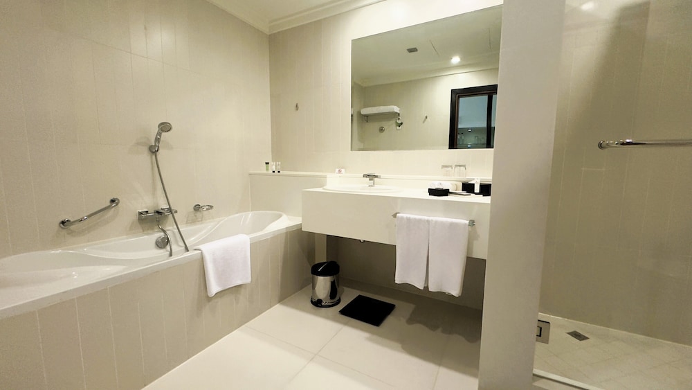 Superior Room, 2 Twin Beds complimentary shuttle to DXB Airport Terminal 1 & 3