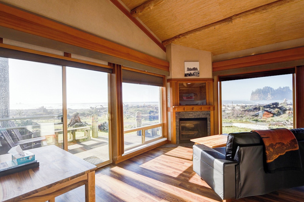 Luxury Cabin, 1 King Bed, Ocean View