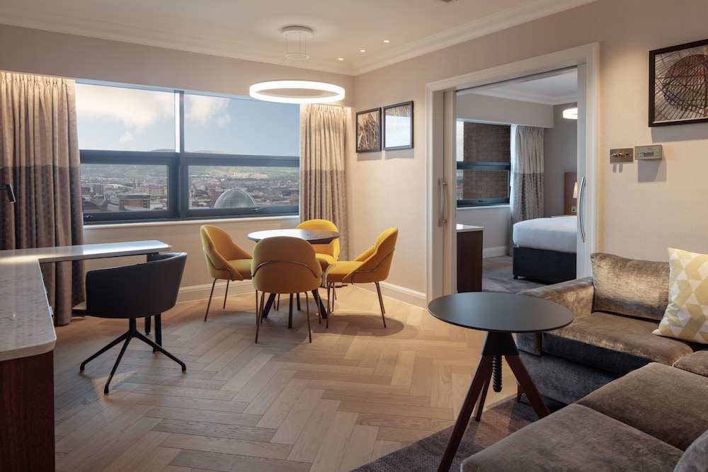 Executive Suite, 1 King Bed - Photo 8