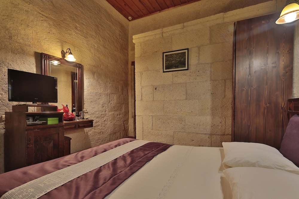 Standard Double or Twin Room - Photo 9