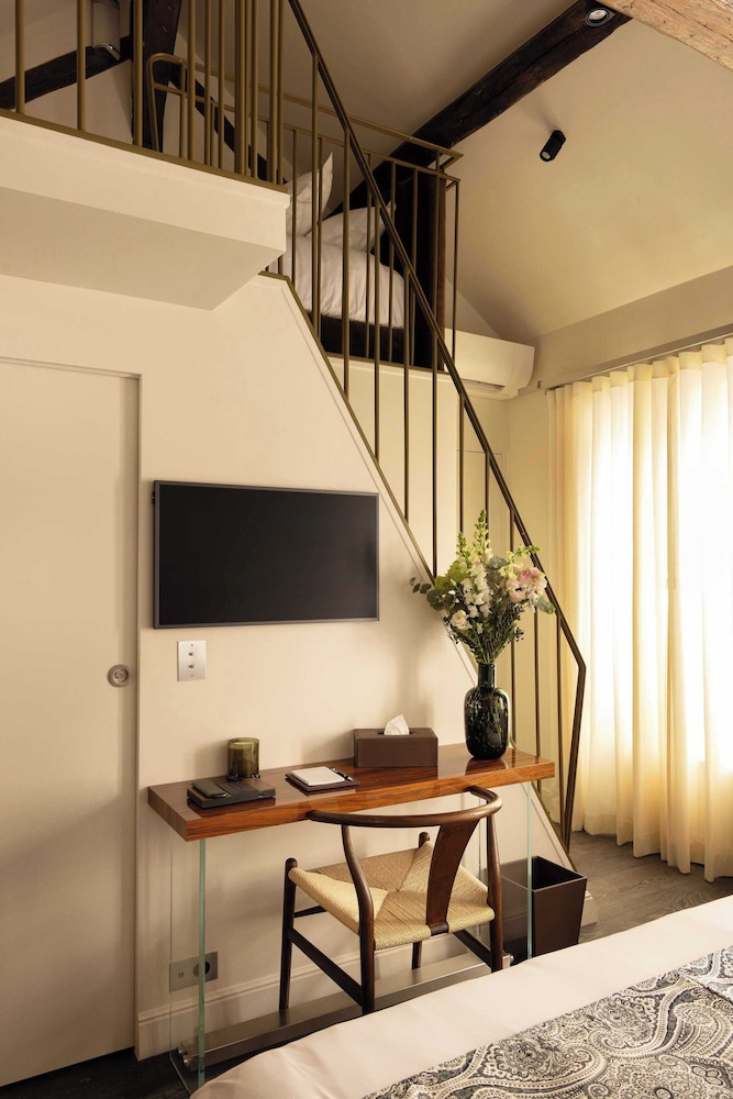 Executive Suite photo 2