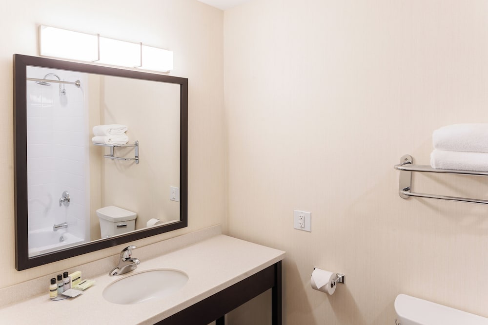 Executive Suite, 1 Bedroom - Photo 2
