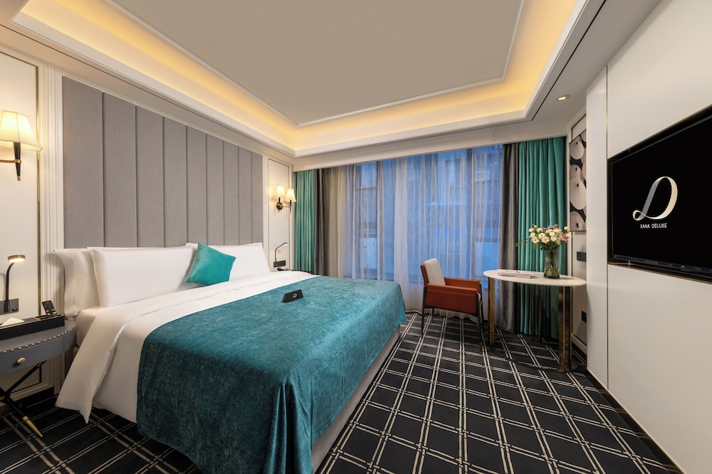 Luxury Double Room, City View