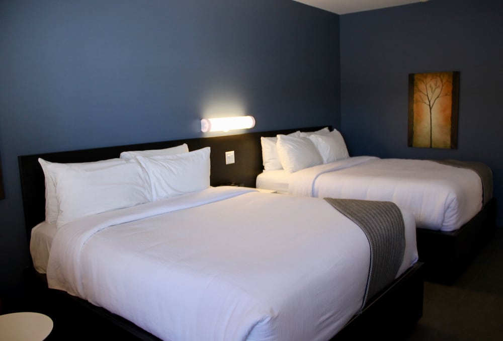 Standard Room, 2 Queen Beds photo 1
