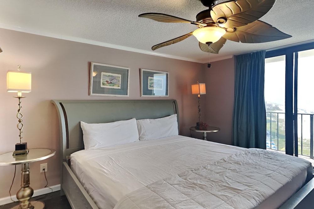 Condo, Multiple Beds, Balcony, Ocean View (T2 901 - No Pets)