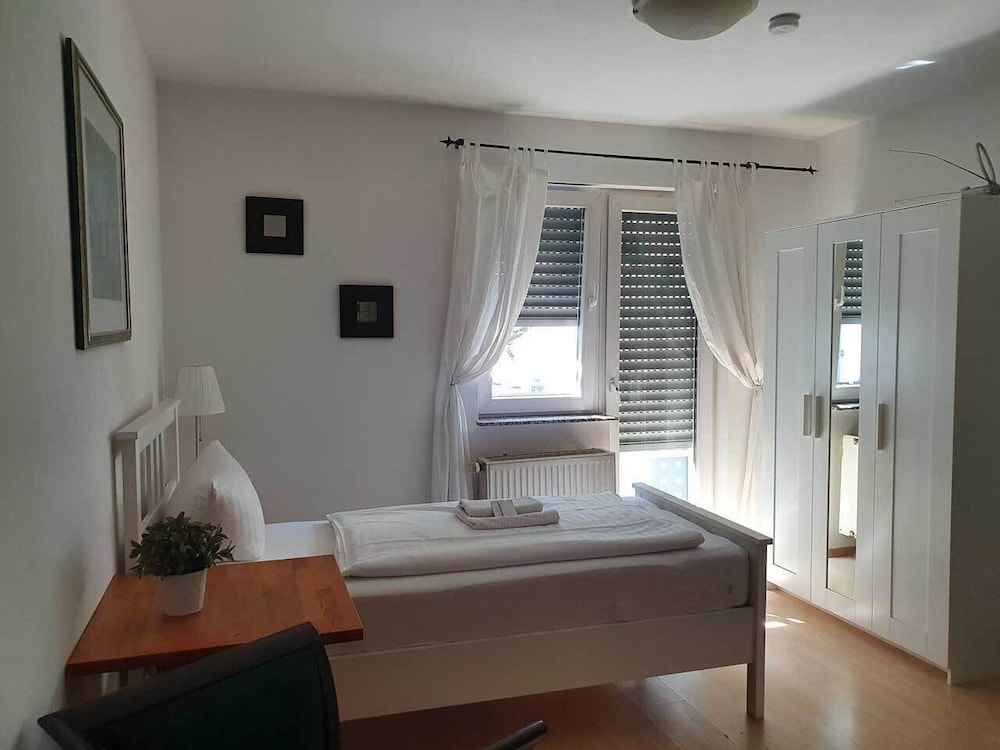 Deluxe Quadruple Room, 1 Bedroom, Non Smoking, Garden Area photo 2