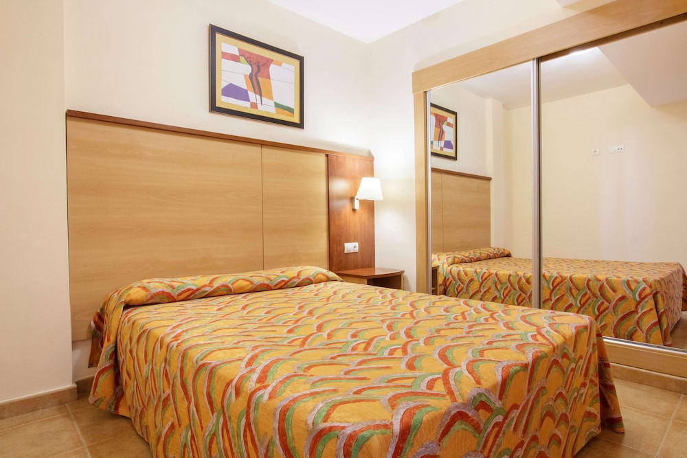 2 bedroom apartment (2 adults + 3 children) photo 2