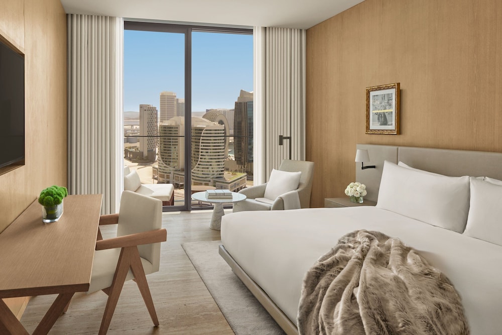 Superior Room, 1 King Bed, Balcony - Photo 9