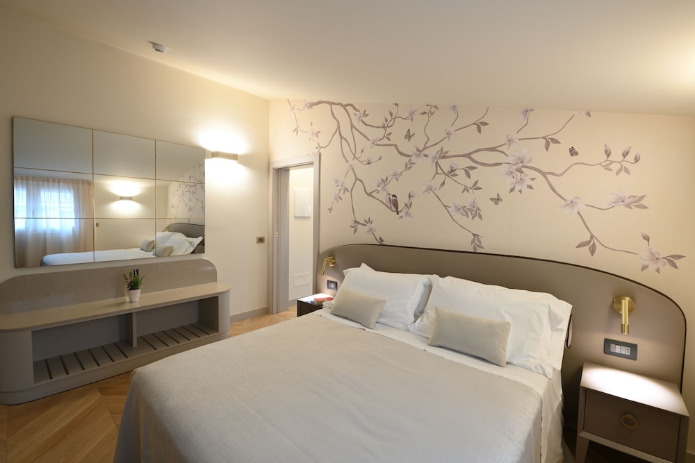 Superior Double or Twin Room photo 2