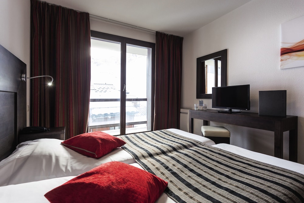 Classic Double Room, Balcony photo 2