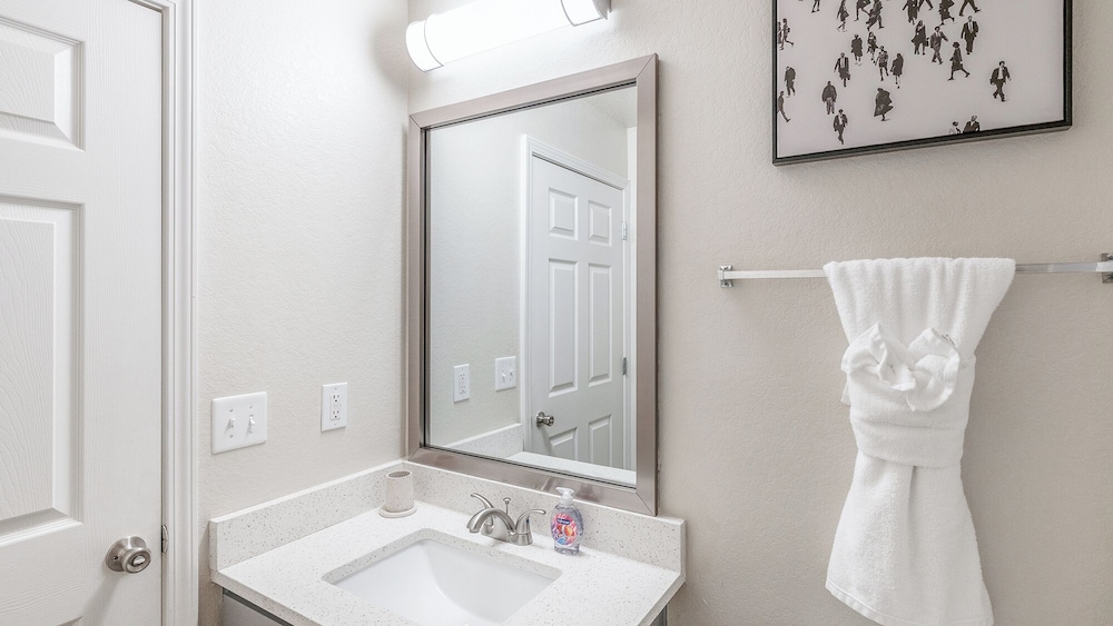 Apartment, 2 Bedrooms, 2 Bathrooms photo 3