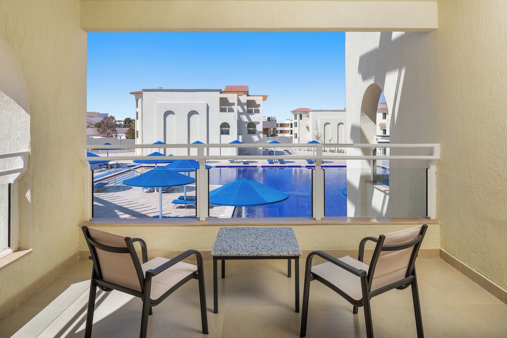 Deluxe Double Room, Pool View photo 3