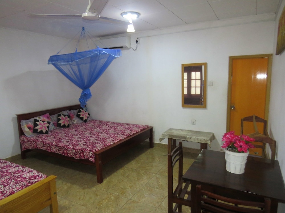 Standard Double Room, Multiple Beds, Smoking, Garden View