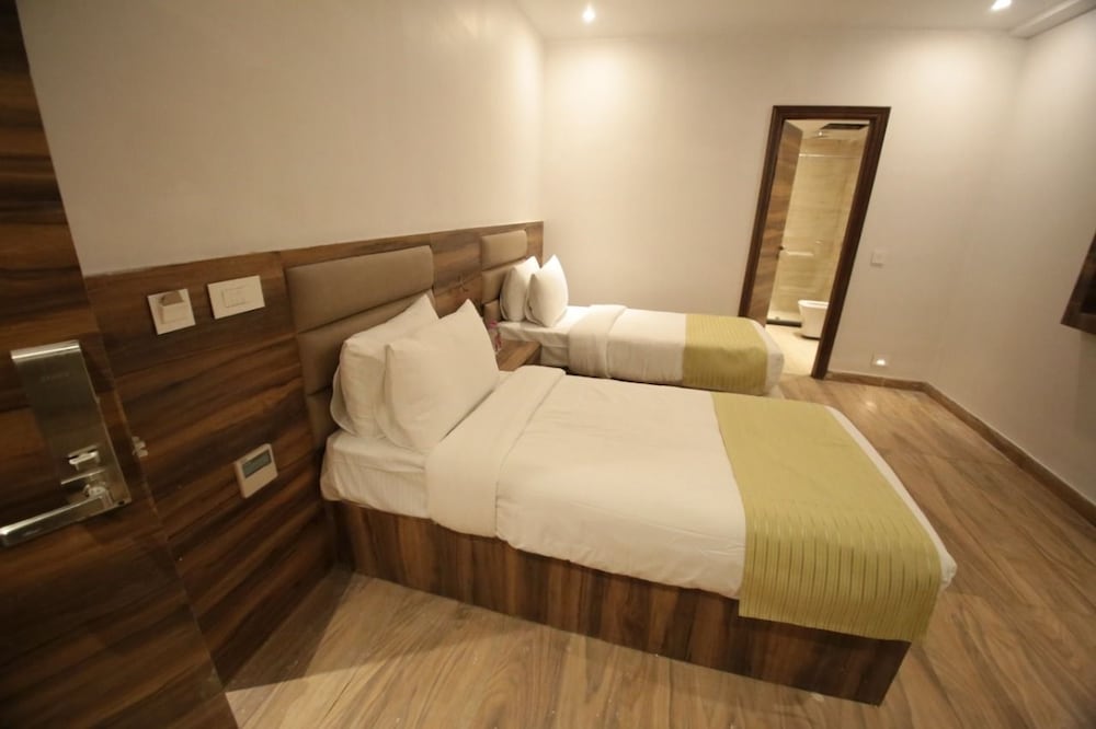 Deluxe Room - Photo 3