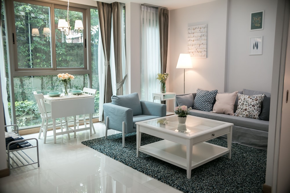 Luxury Condo, 1 Bedroom, Pool Access, Ground Floor