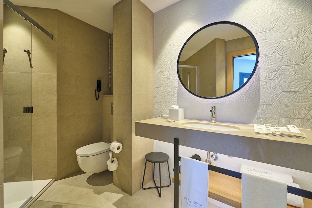 Deluxe Double Room Single Use, Terrace (Private Pool) thumbnail 5
