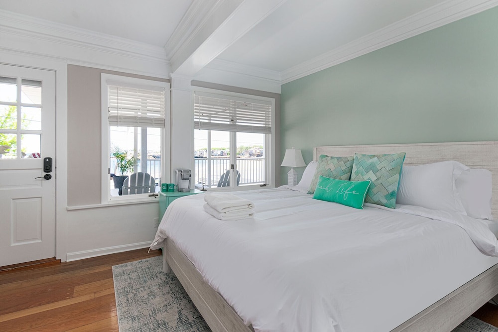 Signature Room, 1 King Bed, Ocean View