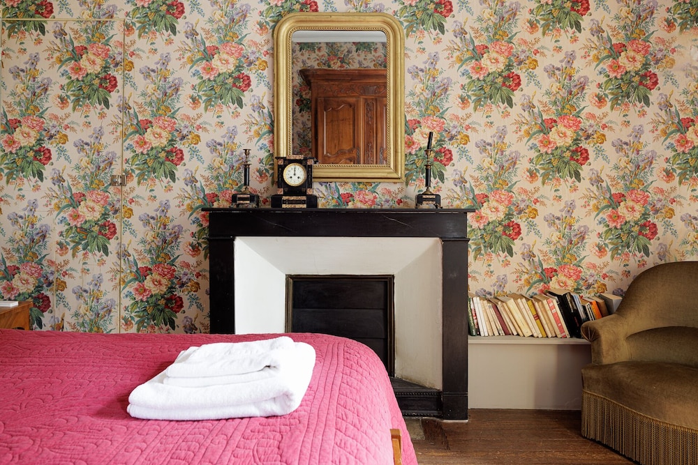 Signature Double Room, Private Bathroom, Garden View (La Chambre de Ferdinand) photo 3