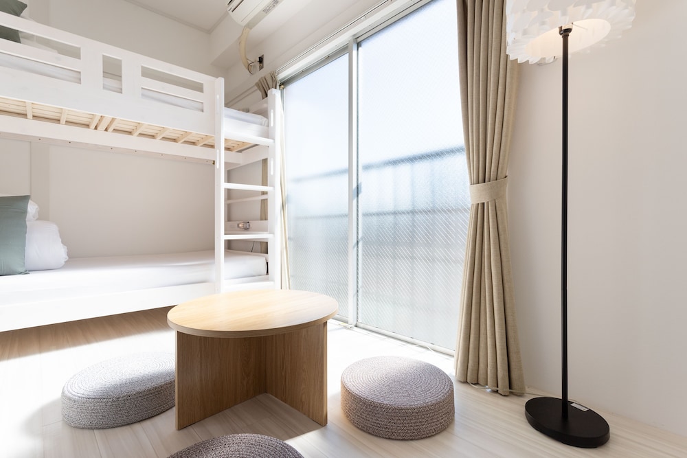 Family House, 4 Bedrooms, City View photo 2