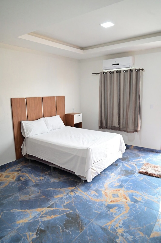 Deluxe Suite, City View
