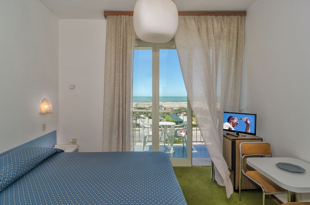Double Room, 1 Double Bed, Balcony, Sea View photo 1