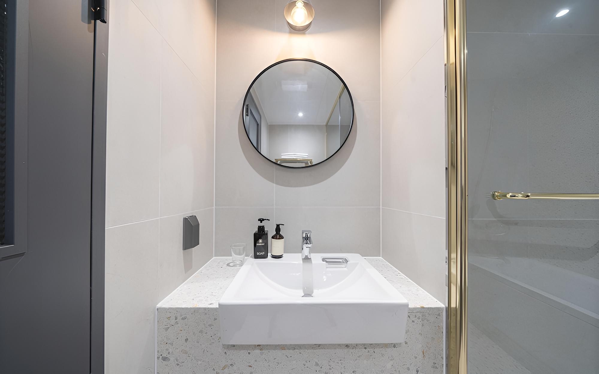 Room (Premium A (OTT Bathtub Styler)) - Photo 3