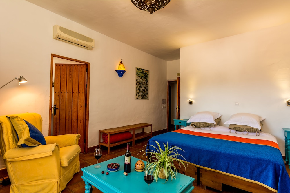 Luxury Double or Twin Room, 1 King Bed, Mountain View photo 3