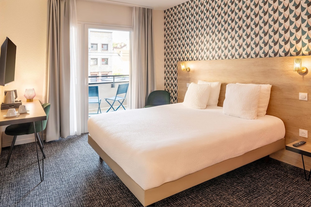 Standard Room, 1 Queen Bed, Non Smoking - Photo 1
