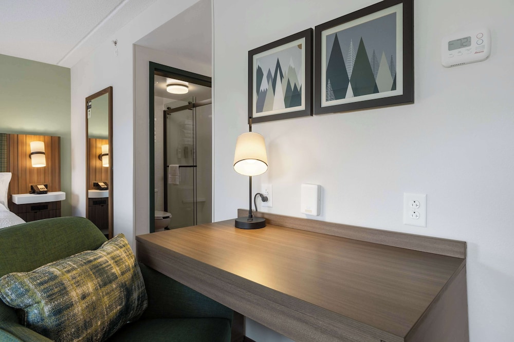 Suite, One King Bed, Non-Smoking - Photo 3