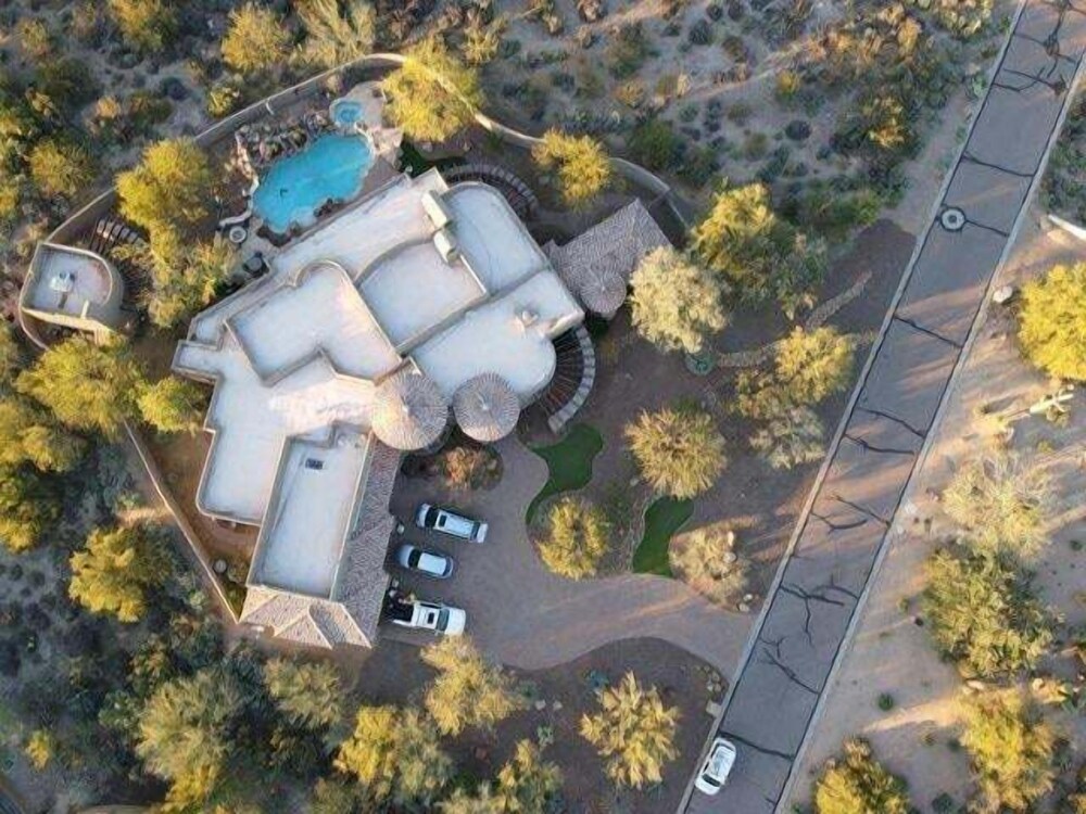 House (4 Bedrooms) photo 1