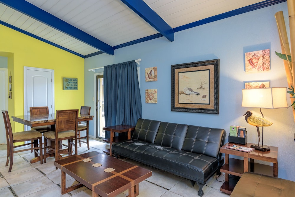 Superior Condo, 1 Bedroom, Balcony, Courtyard Area