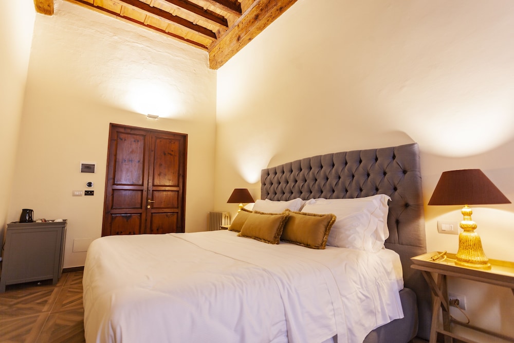 Standard Double or Twin Room photo 3