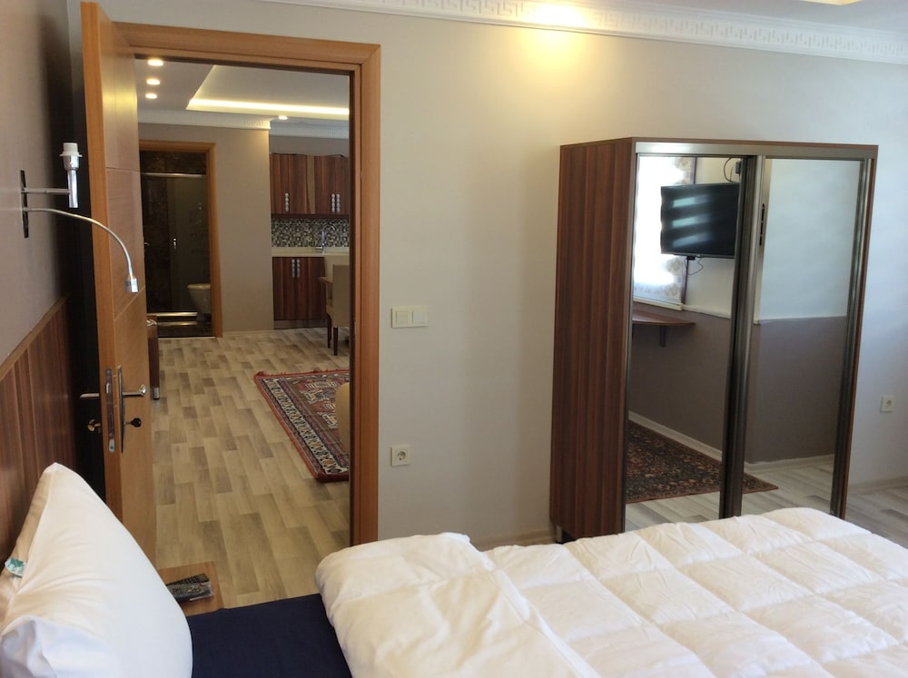 Deluxe Suite photo 2