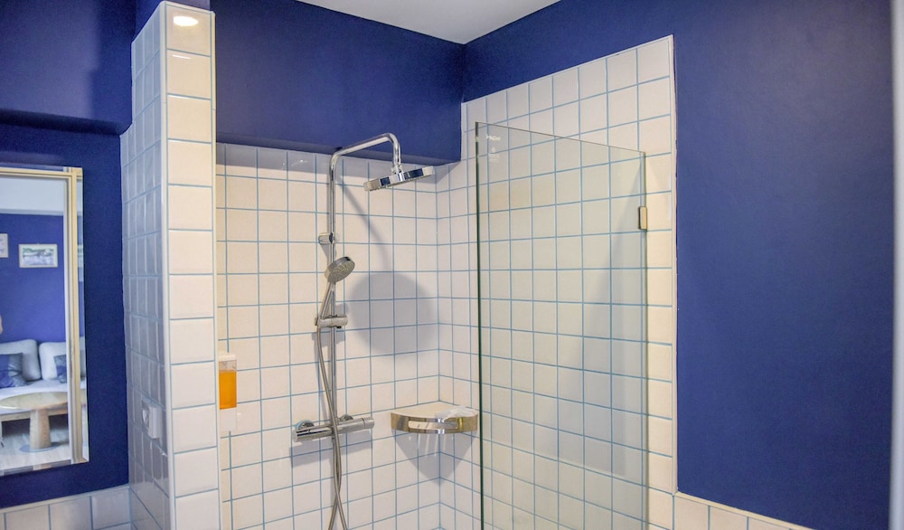Duplex Suite Poolside - Photo 24