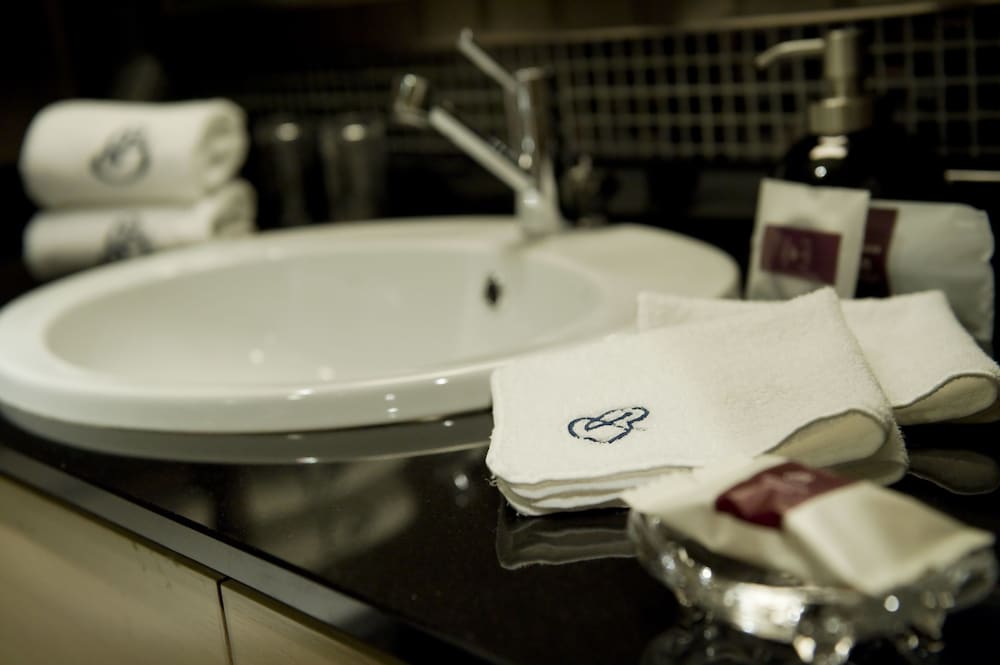 Executive Quadruple Room, Non Smoking (42㎡) - Photo 8