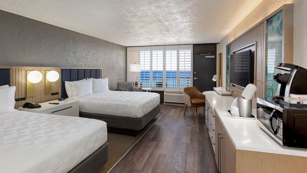 Standard Room, 2 Queen Beds, Oceanfront - Photo 5
