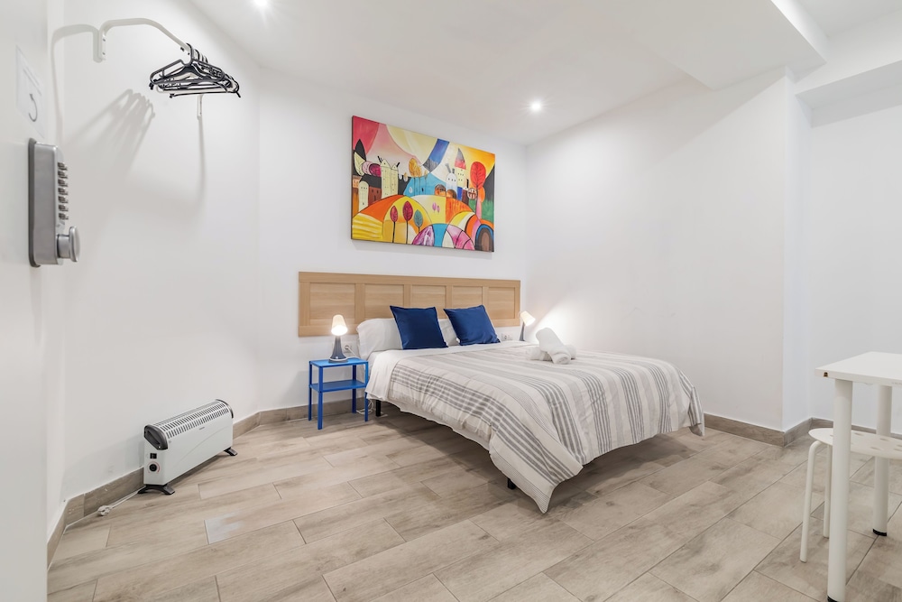Basic Double Room, 1 Double Bed - Photo 12