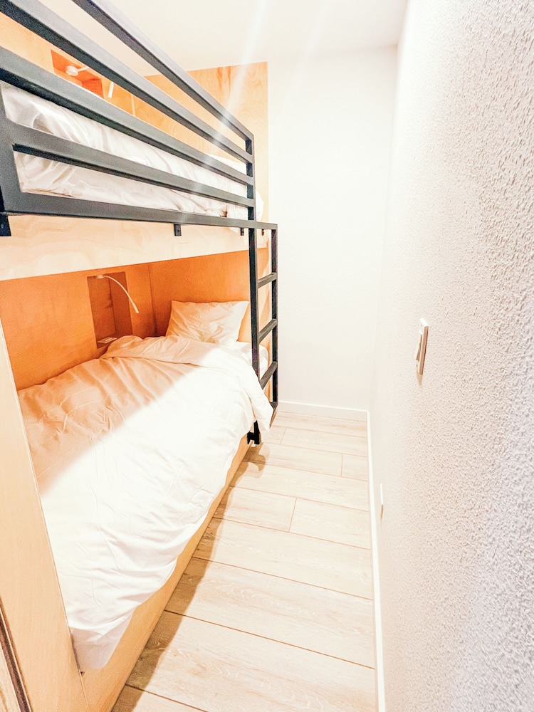 Superior Suite, Multiple Beds, Non Smoking, Kitchenette photo 2