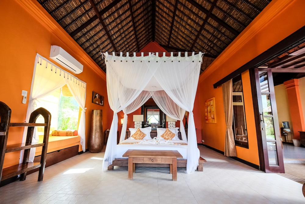 Jepun Deluxe Oceanfront Villa No.2