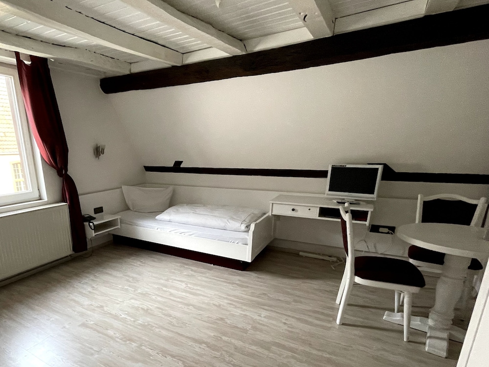 Standard Twin Room, Private Bathroom, Garden View (Twinnbed) - Photo 2